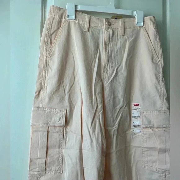 NWT Levi’s High-waisted Cargo Pants in pastel orange | size 31 - Picture 8 of 11